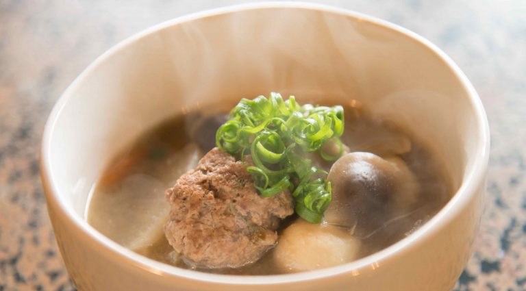 季節の素材を活かした料理を味わいましょう！猪汁、うきはのたまごと牛乳を使ったプリン、かりんとうも！うきはの山のごちそうバー22日（金）に開店！［1月の穴バー］