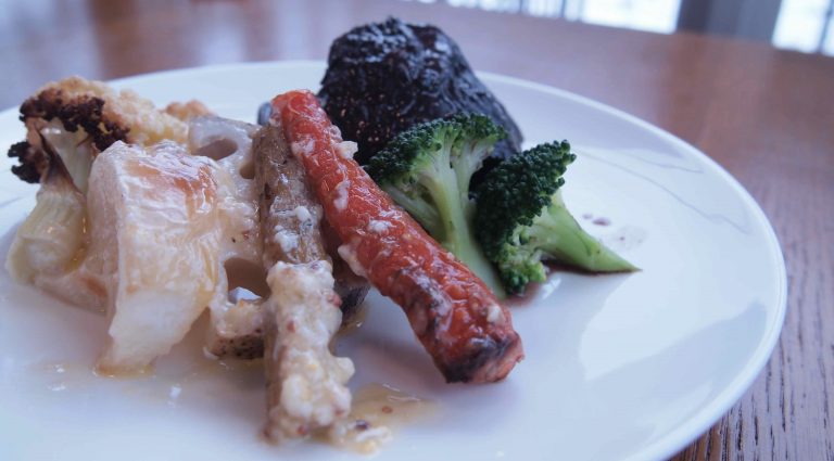 棚田玄米に旬の野菜、しぼりたての新酒もご用意。川崎町をたっぷり味わいましょう！［2月の穴バー］