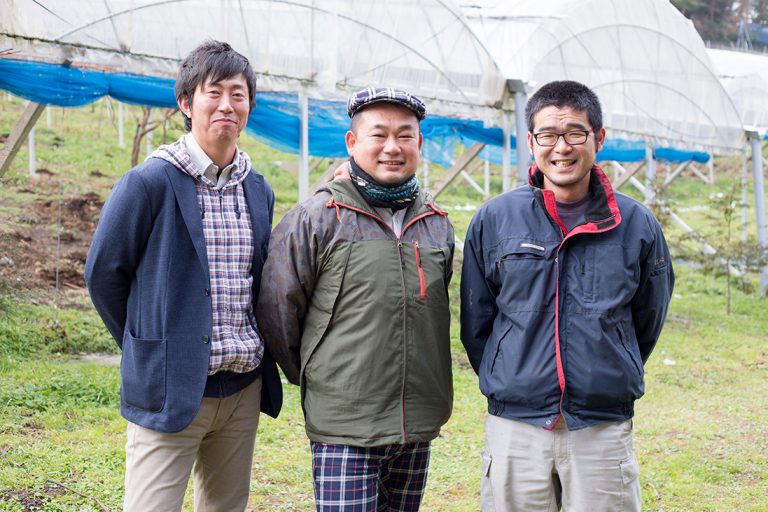 大分・安心院のぶどうがたっぷり！若手農家ドリームファーマーズさんとひらく「つぶつぶ天国 葡萄バー」へいらっしゃい！[7月の穴バー]