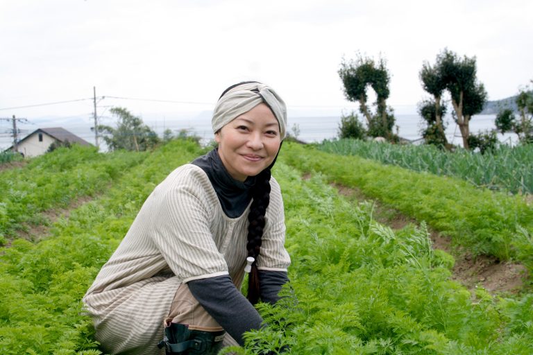 糸島のトラキ野菜20種が大集合！目にも楽しく身体も嬉しい野菜のフルコースを食べにいらっしゃい！[11月の穴バー]