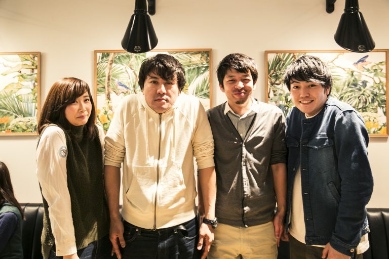 右手にペン、左手にPCを、 情報過多な現代でメディアを武器に戦うには