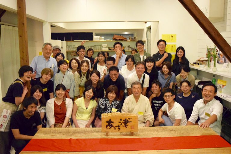 あき津”の明太子と喜多屋のお酒をかけた勝ち残り明太子クイズも白熱！目からウロコの料理と日本酒を味わう夜[8月の穴バーレポート後編]