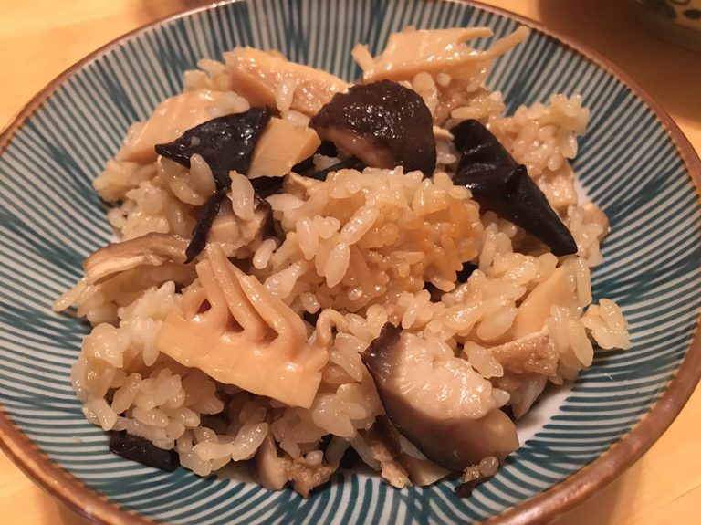 山菜をたっぷり味わう穴バー特別編は3/1開店！炊き込みごはんに栗アイス。熊本山江村からいらっしゃい！［山菜ごろごろ炊き込みご飯の会］