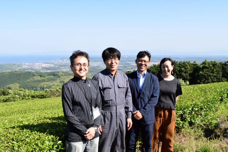 杵築の茶農家が教えるお茶の煎れ方と抹茶挽き体験もお楽しみに！「大分きつきのオーガニック抹茶バー」6/21開店[6月の穴バー]