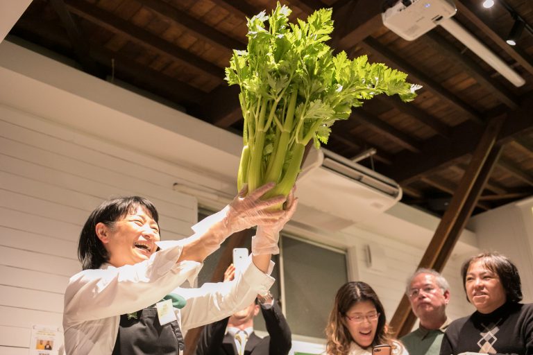 部位ごとの食感と香りを楽しんで 料理の腕が上がる“みやま市のセロリ”