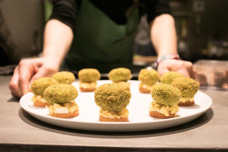 使い方は多様！主役にも名脇役にも 旨味たっぷりセロリディナーで乾杯！