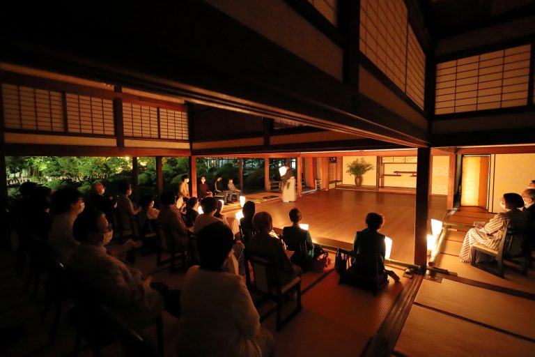 【後編】柳川藩主立花邸「御花」で能を楽しむ。「実は、能って面白い！」知れば魅力に取り憑かれる？人間味あふれるストーリー、能の基本の楽しみ方