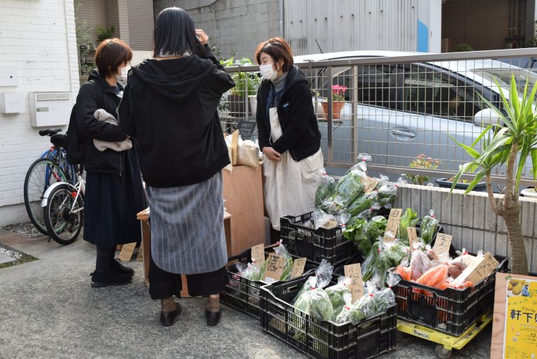 【12/17開催】いりこや昆布に海鮮丼、新鮮野菜などがつくり手とともに千代町に大集合！帰ってきた!!博多朝マルシェ at アナバナ